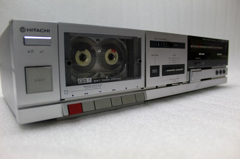 HITACHI D-E12 cassette deck