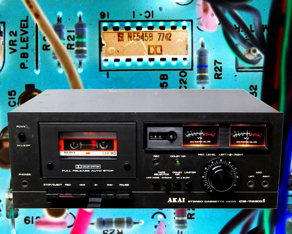 AKAI CS-702D II cassette deck