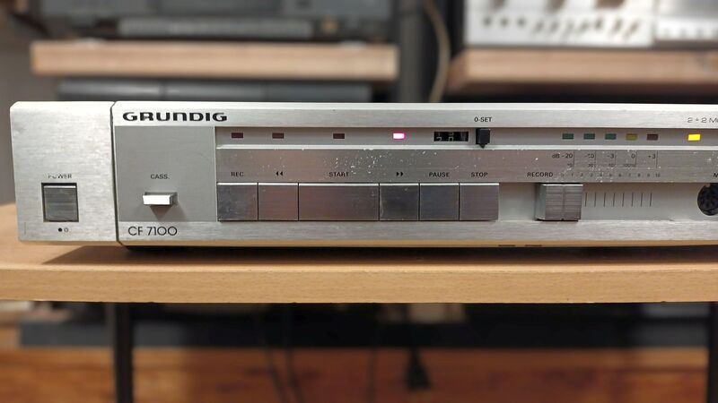 GRUNDIG CF7100 (1982)