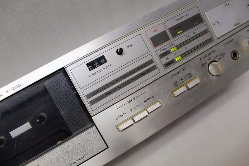 YAMAHA K-220 cassette deck
